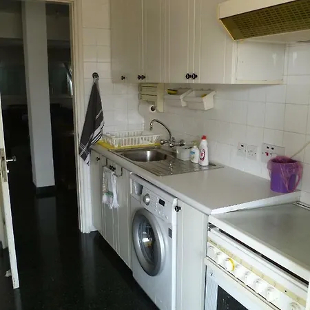 Homestay Private Deluxe With Balcony At Datacom Building