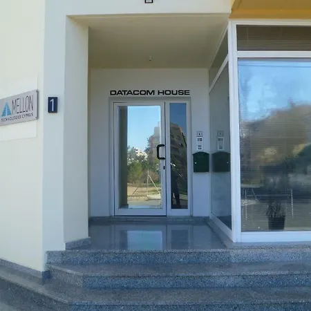 Private Deluxe With Balcony At Datacom Building *