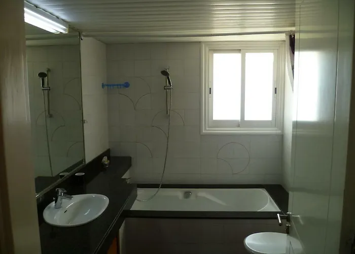 ホームステイ Private Deluxe With Balcony At Datacom Building ニコシア