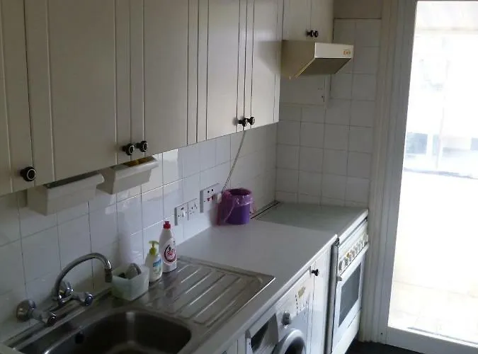 Private Deluxe With Balcony At Datacom Building ホームステイ